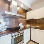 3l Aquarius Apartment *