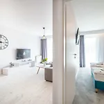 Apartment 3l Aquarius *